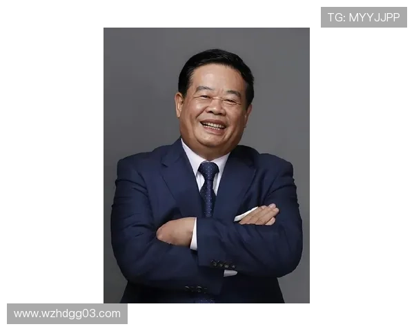 曹德旺:从玻璃产业巨头到慈善事业领军人物的创业传奇与社会责任探索